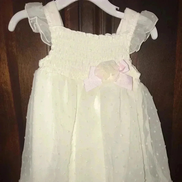 Baby Essentials Other - BUBBLE/DRESS SIZE BABY ESSENTIAL SZ 18M